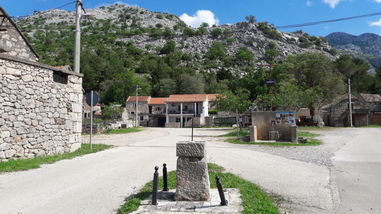 Holiday Home Paklenica Starigrad Paklenica Eksteriør bilde